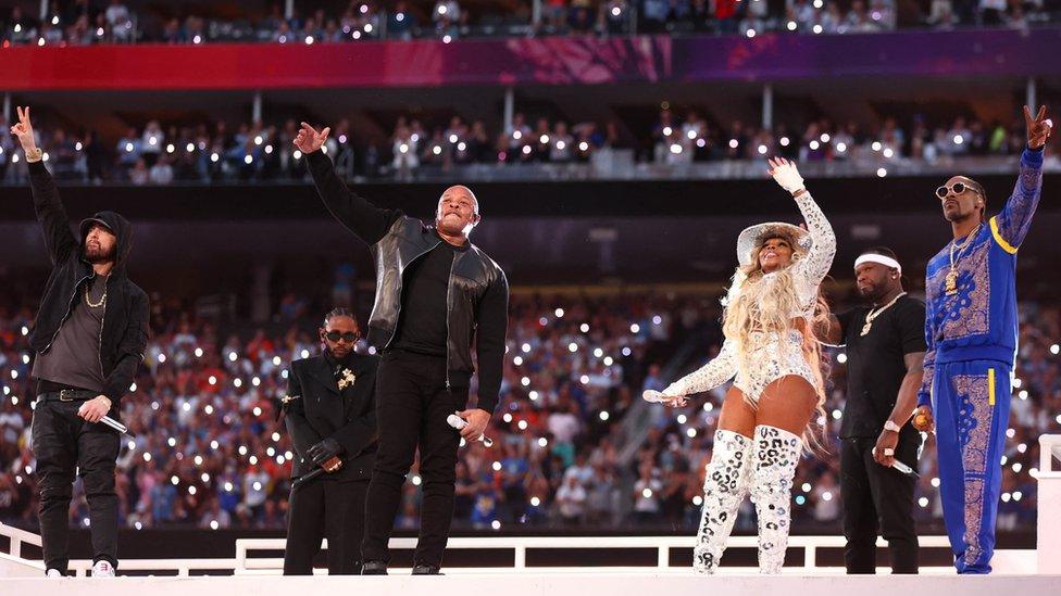 Eminem, Kendrick Lamar, Dr Dre, Mary J Blige, 50 Cent and Snoop Dogg performing at the Super Bowl half-time show