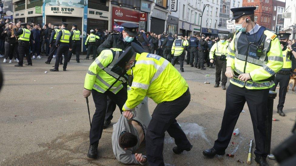 Arrests at Dublin Covid-19 restrictions protest