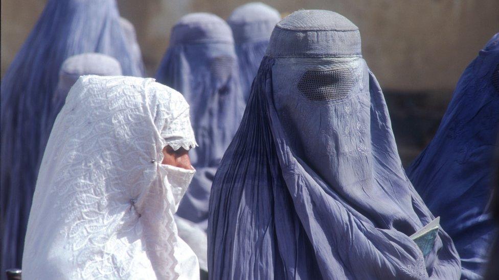 women-wearing-burka.