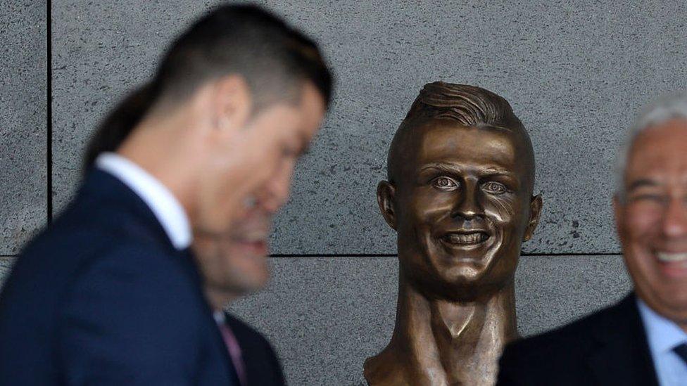 Ronaldo's statue at the airport