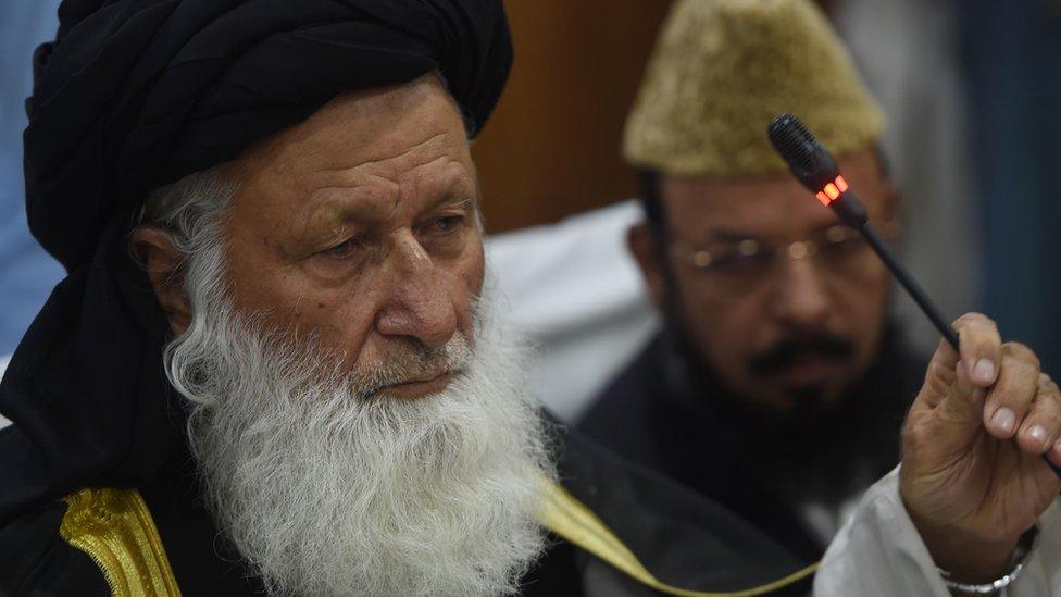 Council of Islamic Ideology chairman Maulana Muhammad Khan Sherani speaks to journalists in Islamabad on 26 May 2016