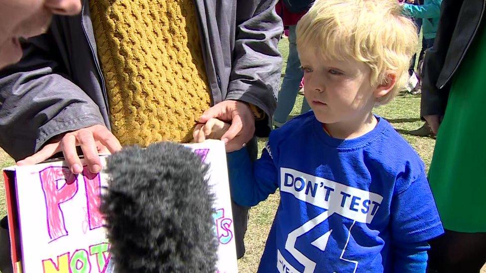 Milo protesting against Sats