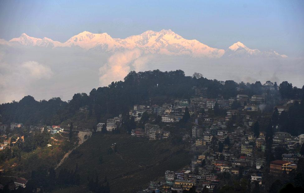 Kangchenjunga dominates the skyline above Darjeeling