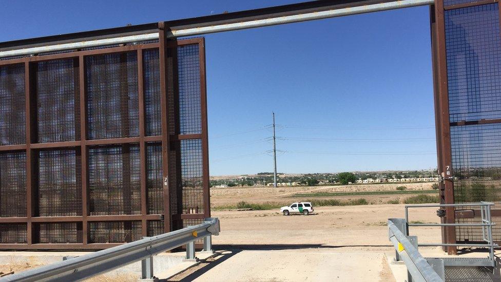 Border fence