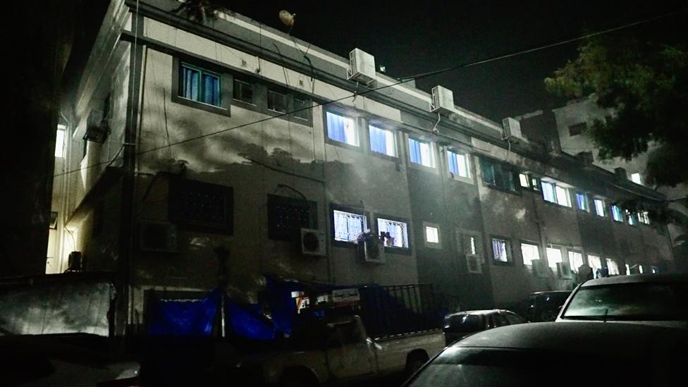 A building at Al-Shifa Hospital in Gaza City during an operation by Israel Defense Forces soldiers (15 November 2023)