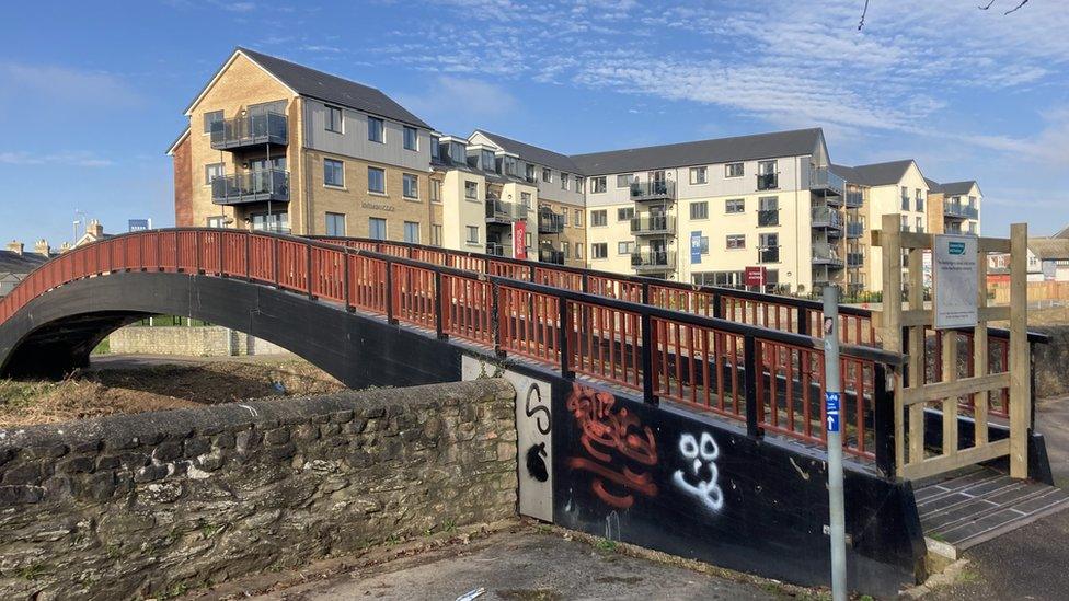 Taunton footbridge