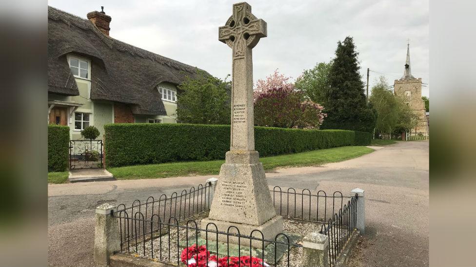 Hinxton war memorial