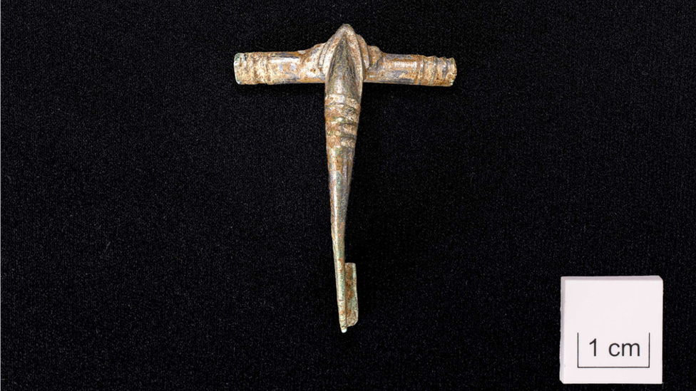 Roman brooch