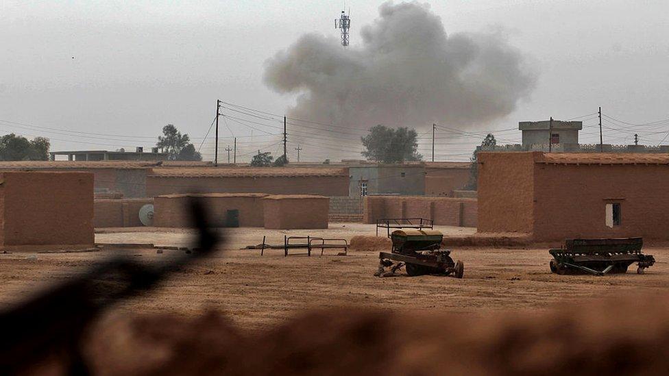 Smoke rises above village south of Tal Afar (Dec 2016)