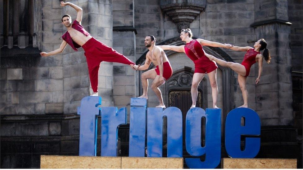 Australian circus troupe "Casus"