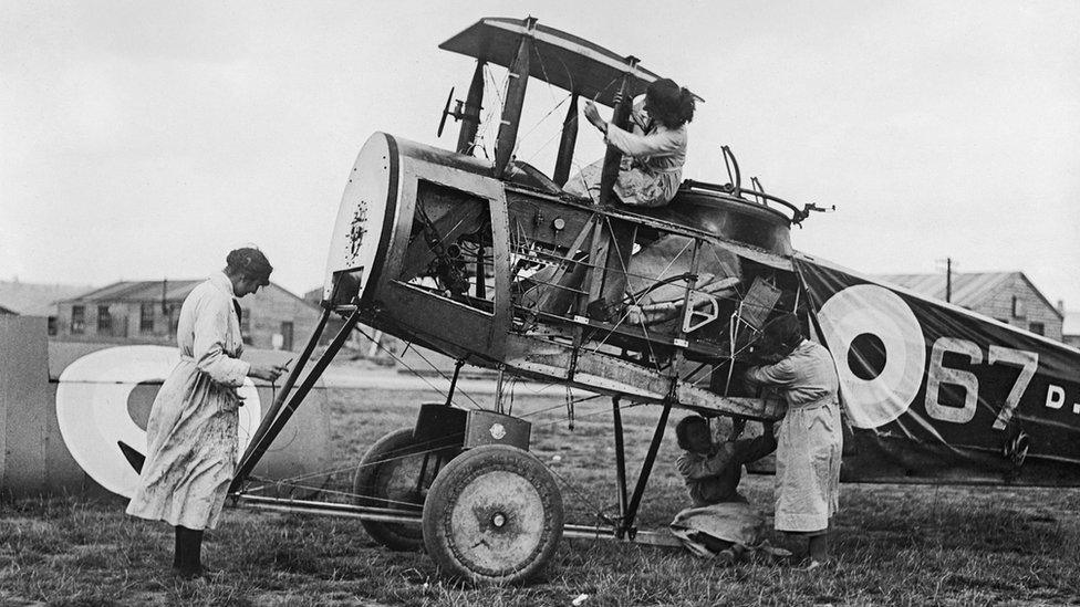 Women working on an aircraft