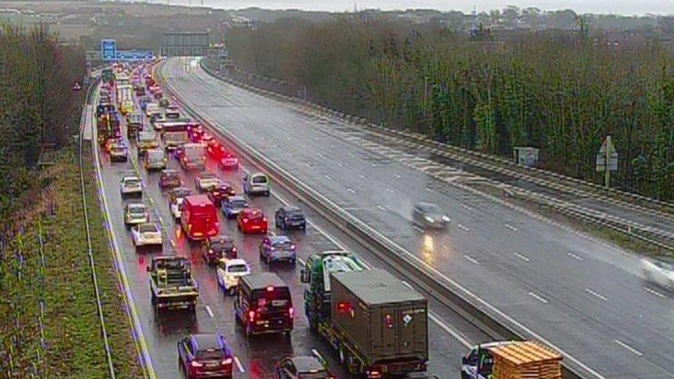 M27 traffic