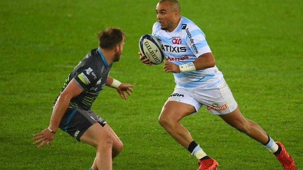 Simon Zebo yn sgorio cais i Racing yn yr hanner cyntaf