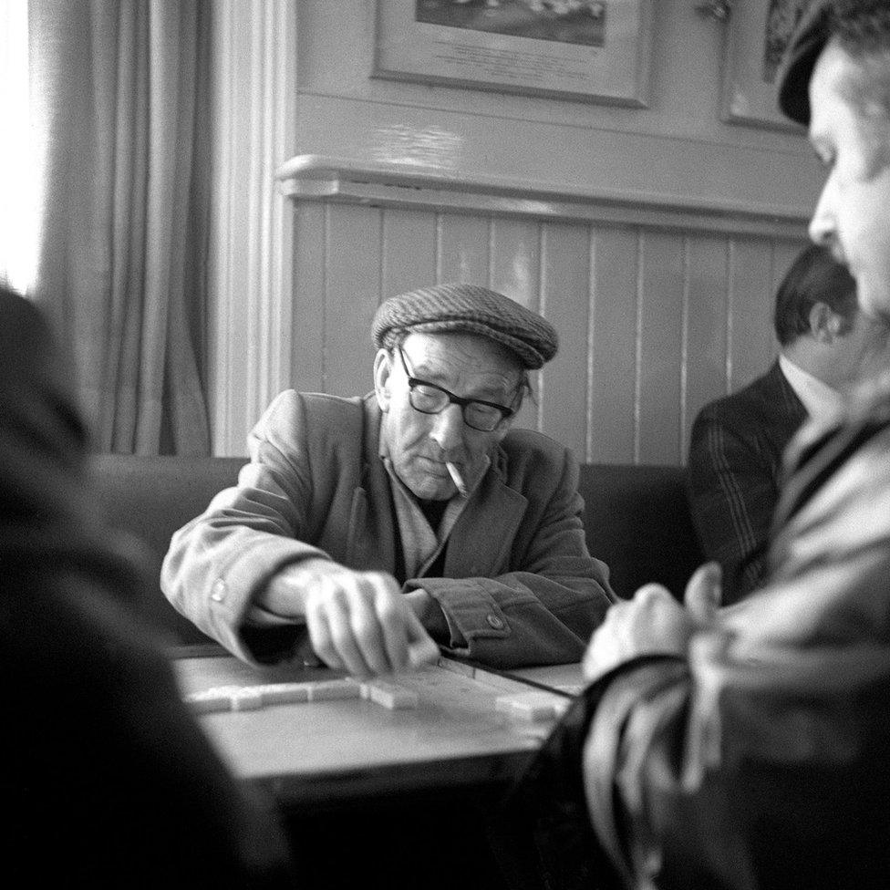 Dominoes in the Dairycoates Inn, Christmas Eve 1977