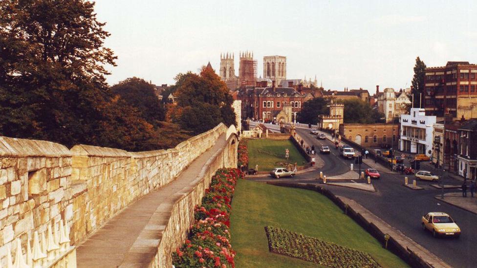 York city walls