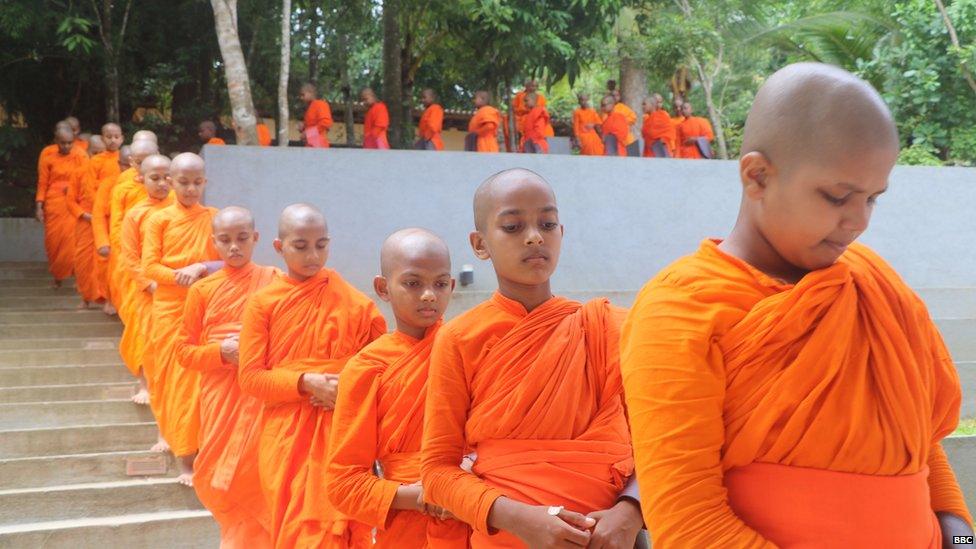 Sri Lanka Buddhist nuns