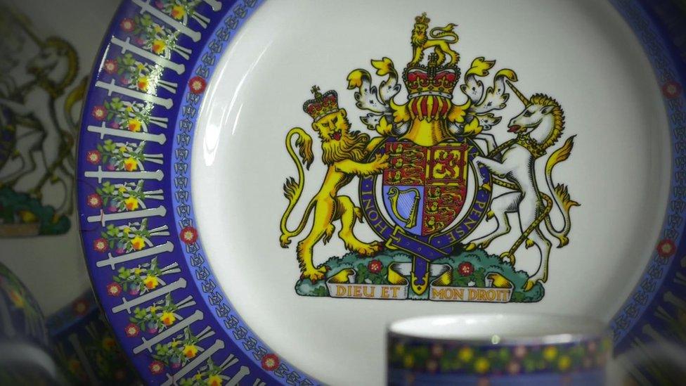 Decorative plate