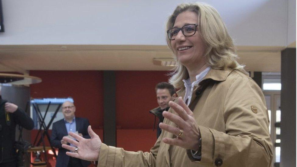 Social Democrats' leader in the German state of Saarland at a polling station, 26 March 2017