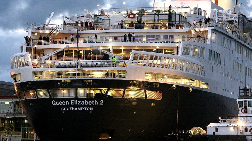 The QE2 in Melbourne in 2008