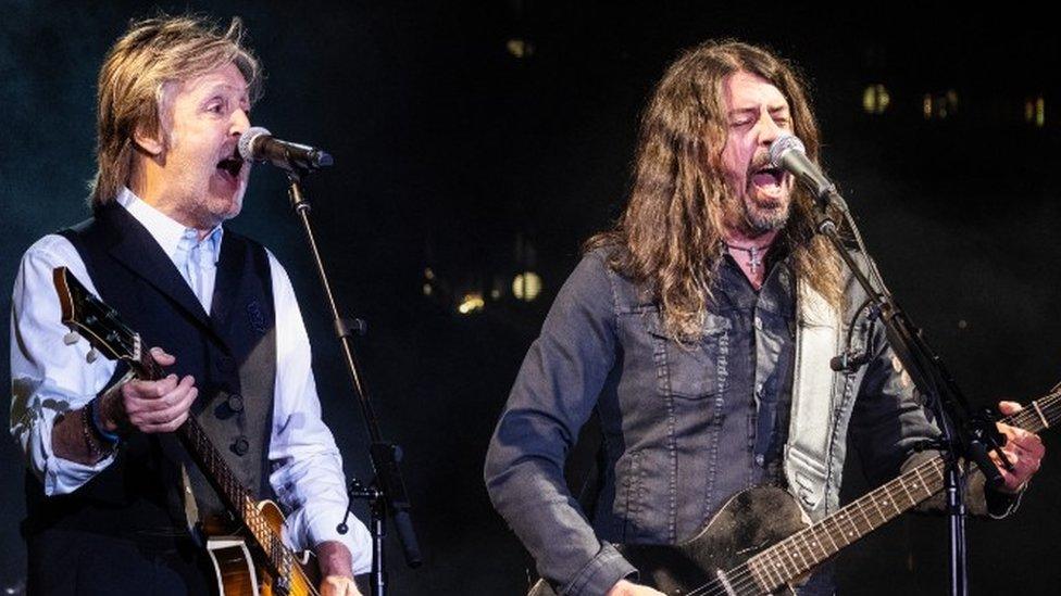 Sir Paul McCartney plays Glastonbury with Dave Grohl