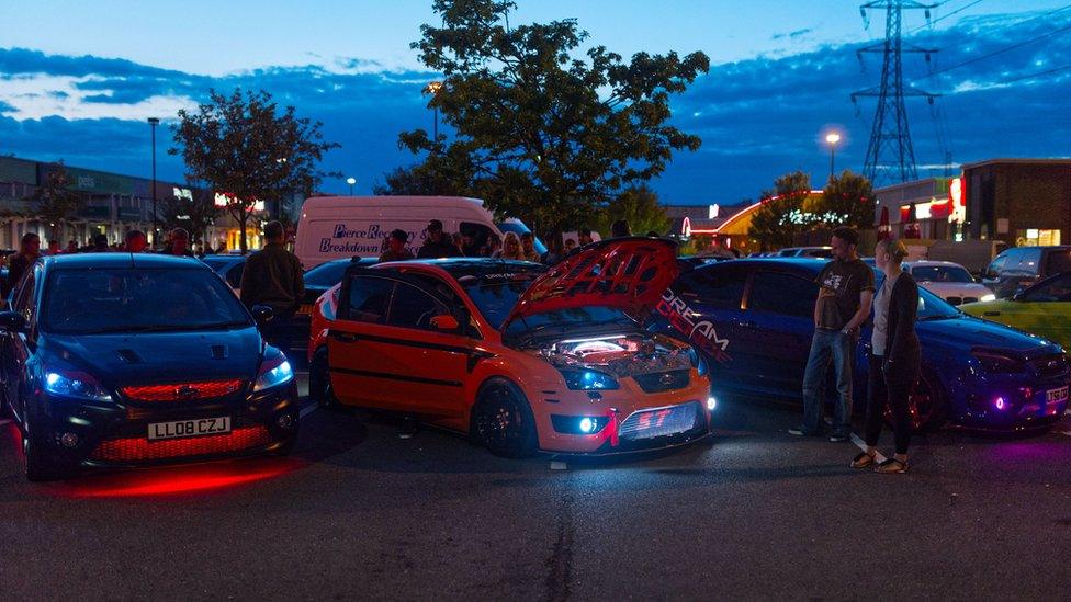 Dunstable car cruising meet