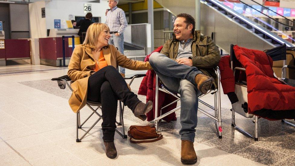 Fay Ripley and John Thomson relaxing during filming of Cold Feet