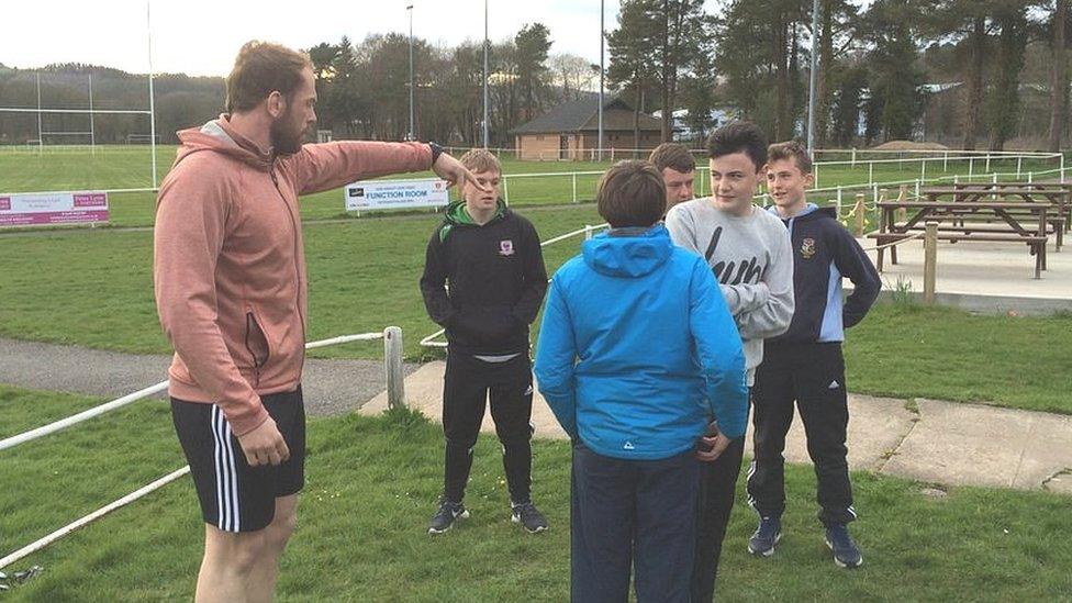 Alun Wyn Jones helping out at Ystradgynlais RFC