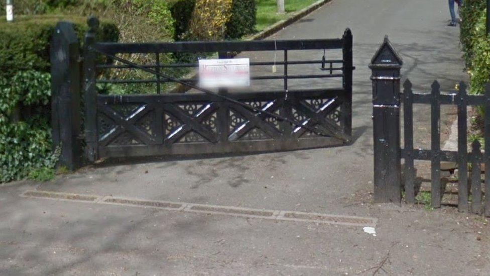 Ockbrook school gate fancy