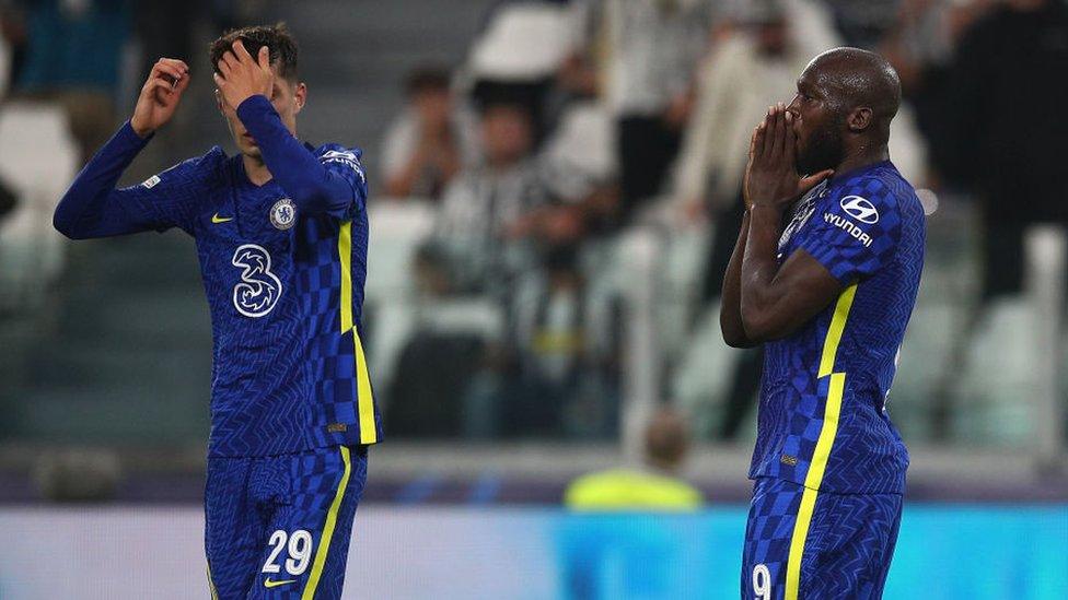 Kai Havertz and Romelu Lukaku of Chelsea look dejected during the UEFA Champions League group H match between Juventus and Chelsea FC.