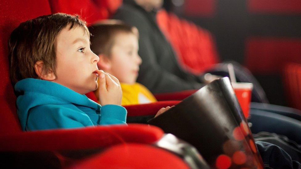 boys-in-cinema.