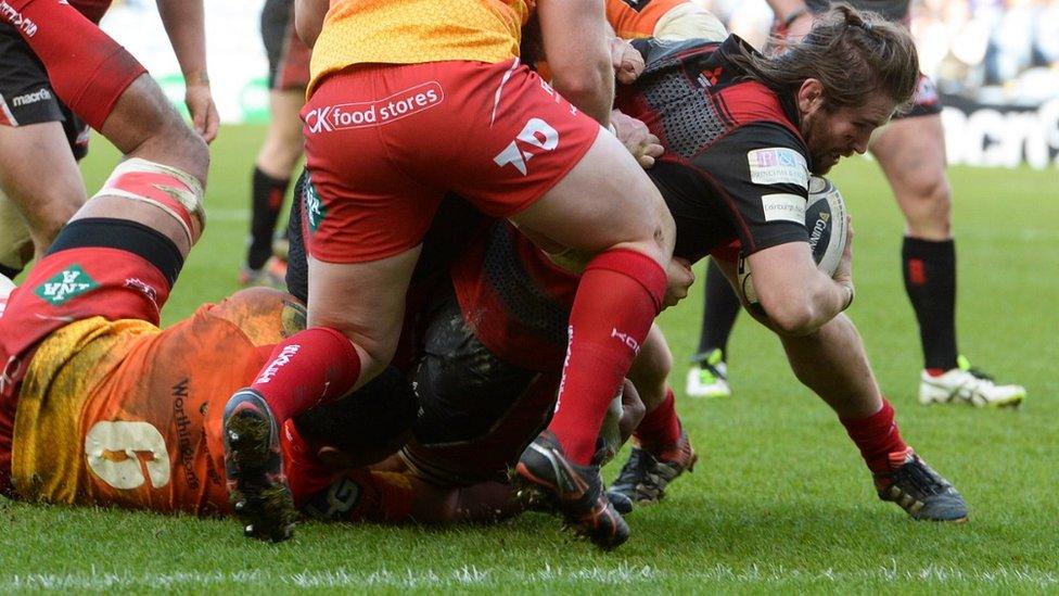 Ben Toolis scores a try for Edinburgh against Scarlets