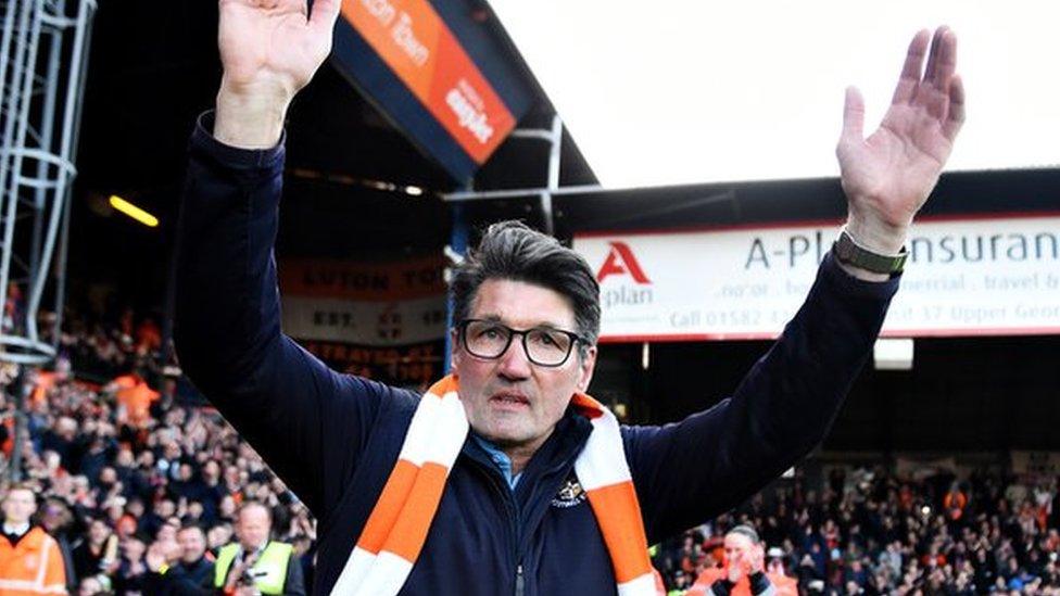 Mick Harford celebrates with Luton fans