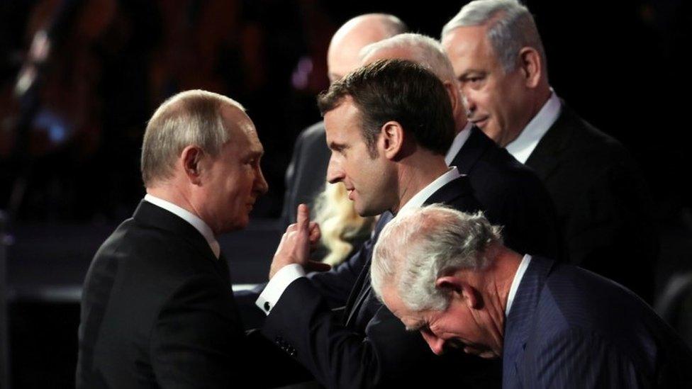 French President Emmanuel Macron and Russian President Vladimir Putin