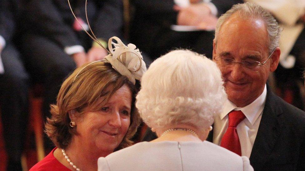 Joaquín Echeverría Alonso, Maria Miralles De Imperial Hornedo and Queen Elizabeth II