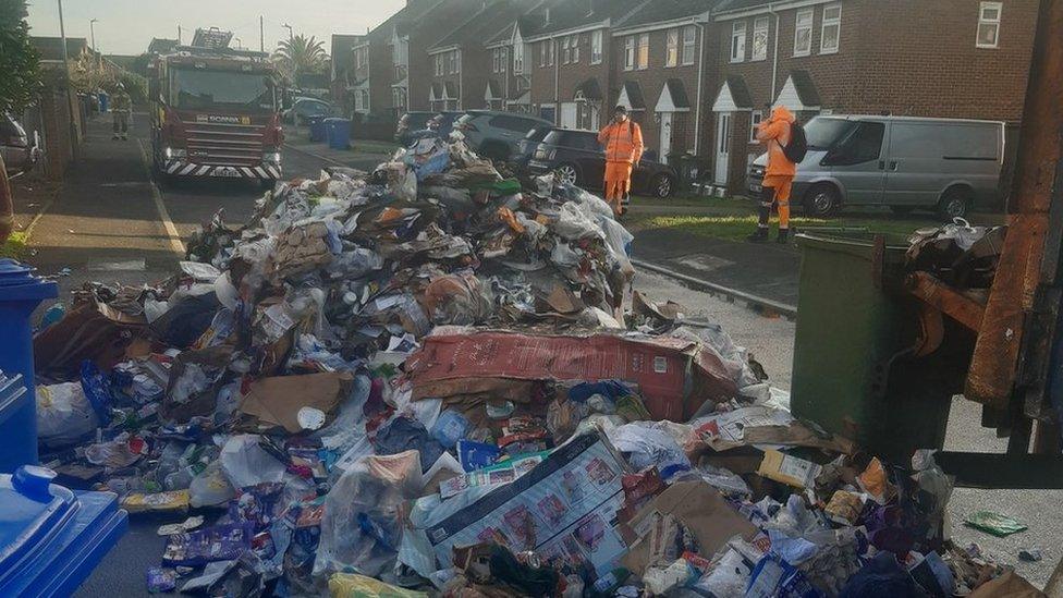 Rubbish in Sea View Gardens