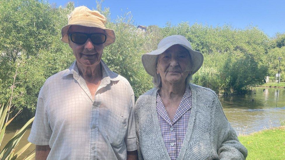 Leonard and Doreen Cross