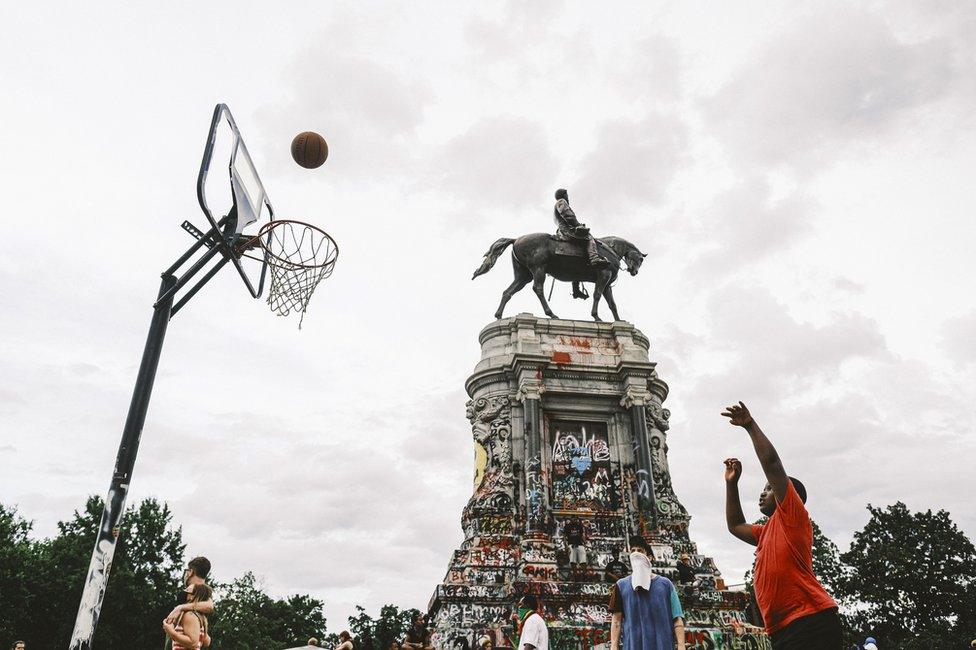 The statue of Robert E Lee in Richmond, Virginia