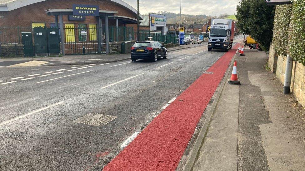 Another section of the cycle route on Lyde road