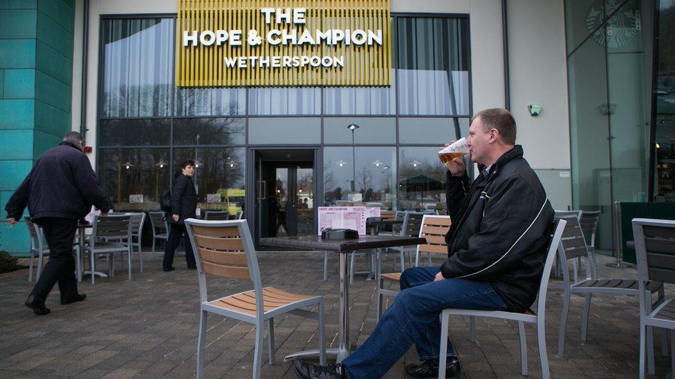 Beaconsfield services on the M40 - the Hope and Champion