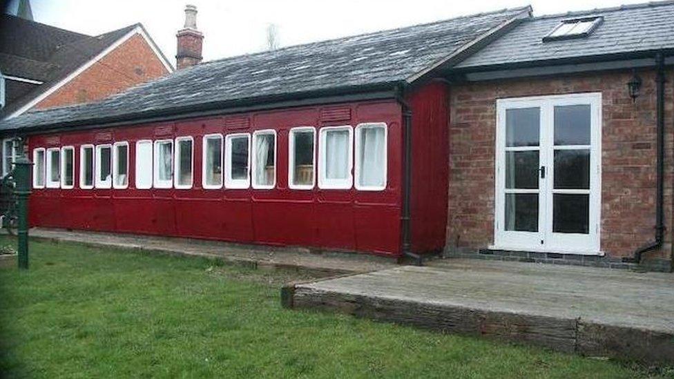 Railway carriage house