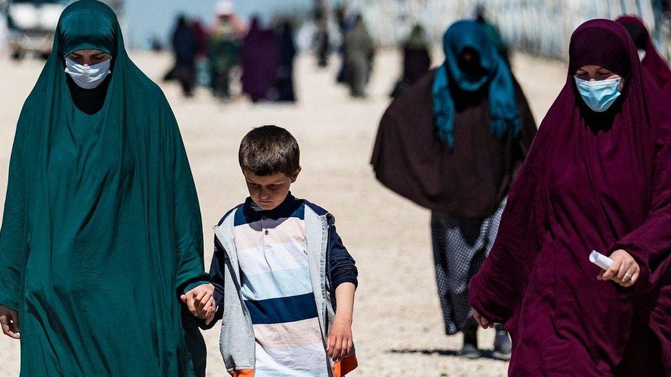 women in al-hol camp