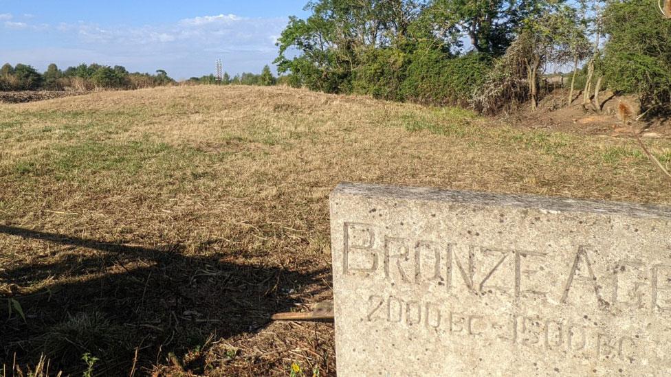 Irthlingborough Bronze Age bowl barrow