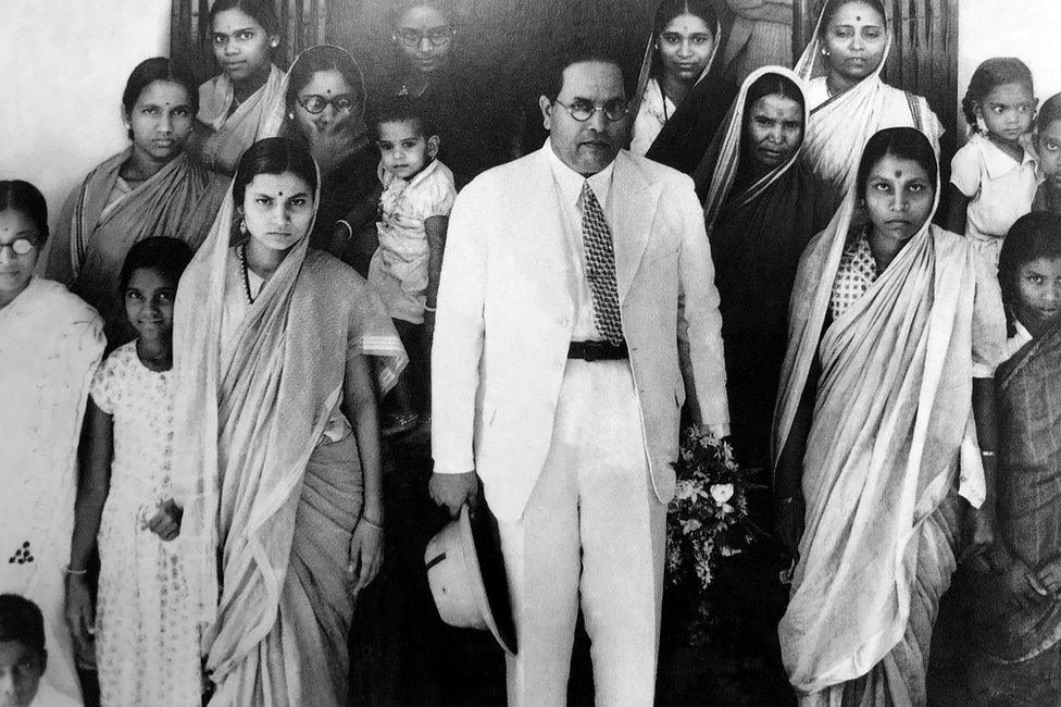 Members of the Asprushya Mahila Samaj, Mumbai, celebrated Ambedkar’s birthday at his residence, Rajgraha, on 14 April 1942.