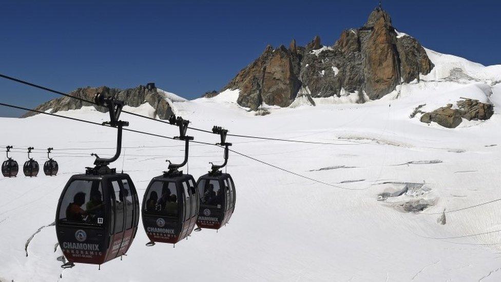 Alps cable cars (file photo)