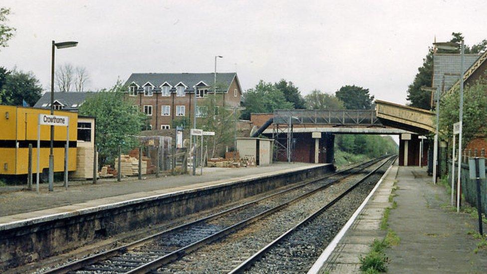 Crowthorne station