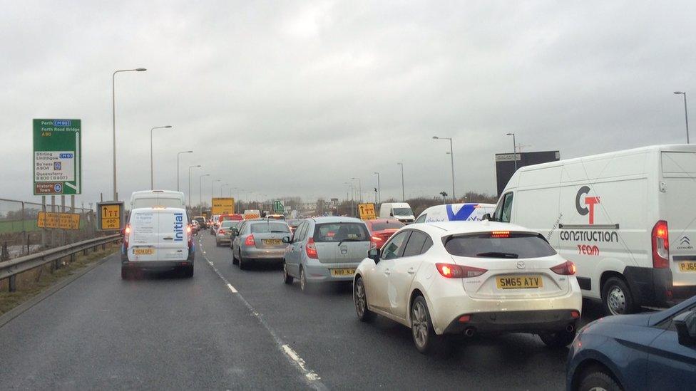 Traffic on the A90 at Echline