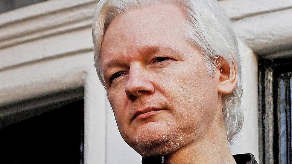 julian-assange.