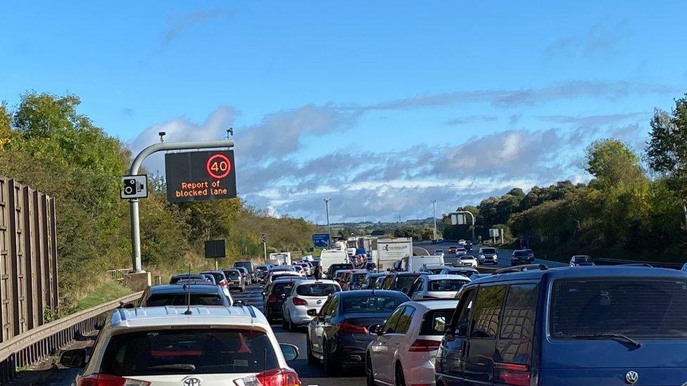 Queuing traffic on M5