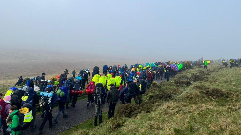 Teams setting off