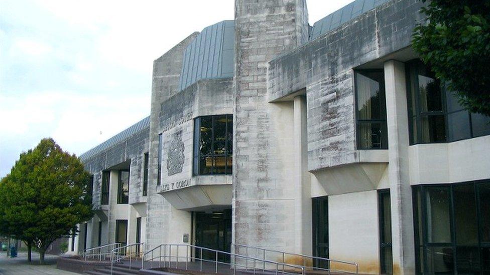 Llys y Goron Abertawe